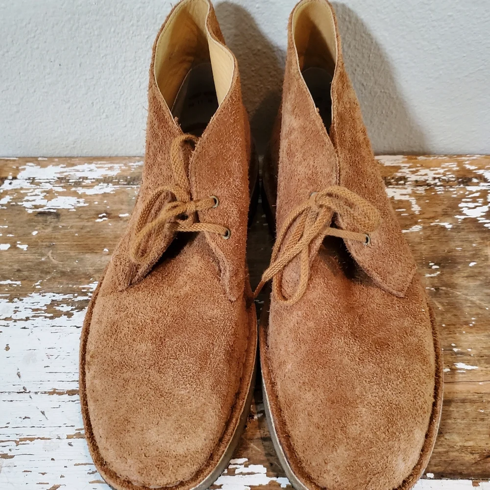 Men's Suede Lace-Up Chukka Boots in Brown